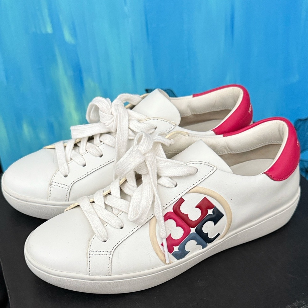 Tory Burch Lace-up Sneaker size 6